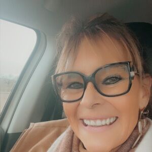 Meet your Posher, Gina